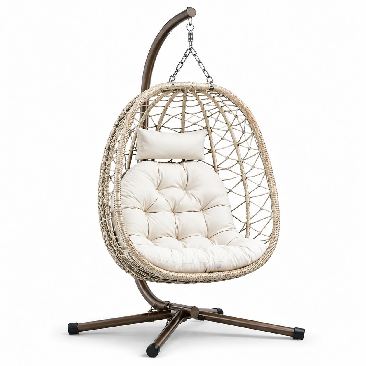 Sedia sospesa in rattan con struttura in metallo e cuscino color crema